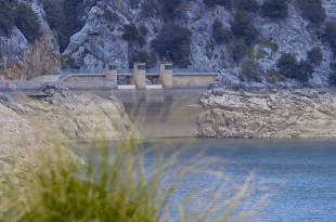 Stausee Gorg Blau auf Mallorca bei Niedrigwasser